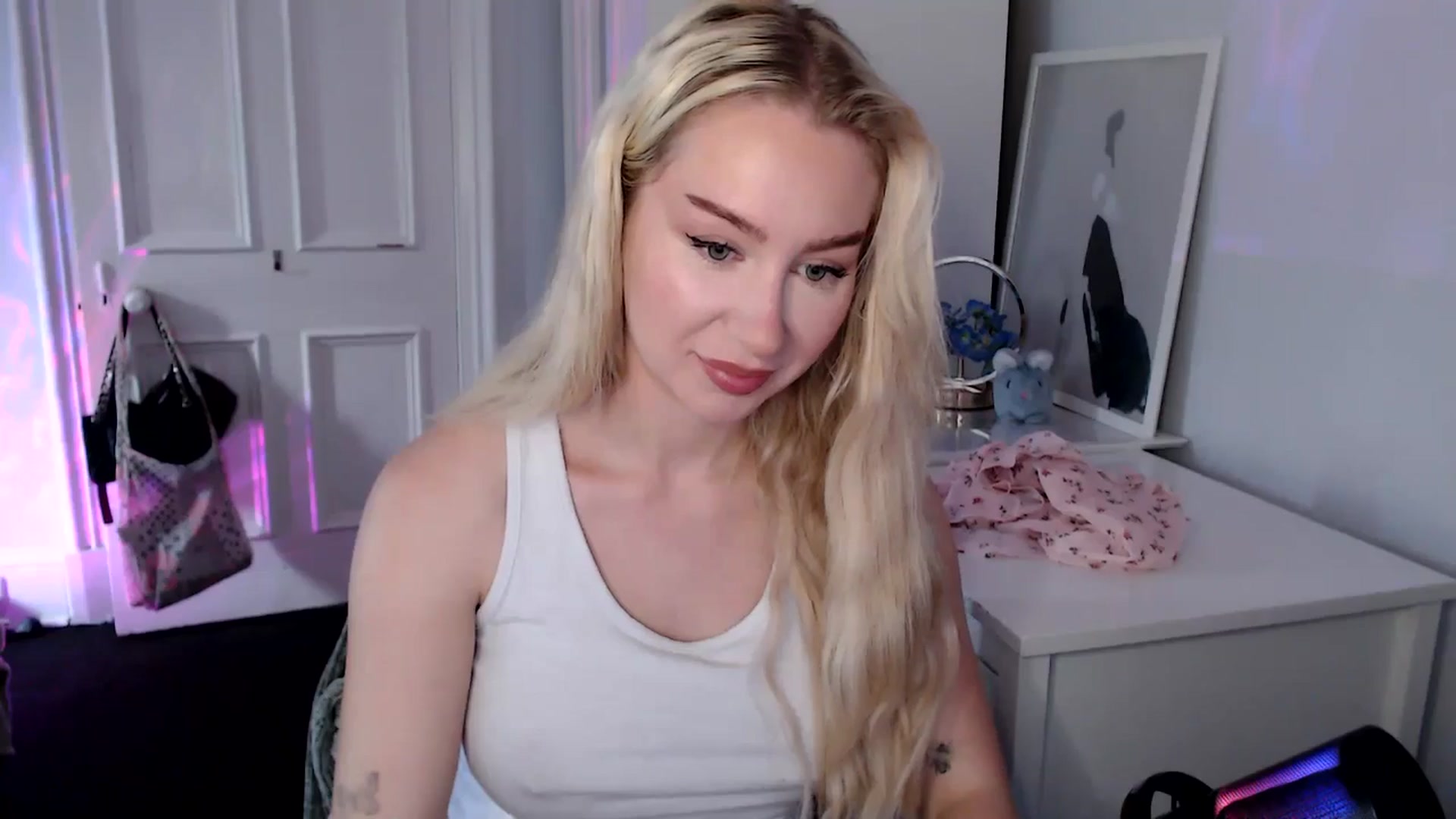 Gallery image thumbnail from British_Cutie's myfreecams stream on, 09/06/2025, 13:40 image 6 of 20