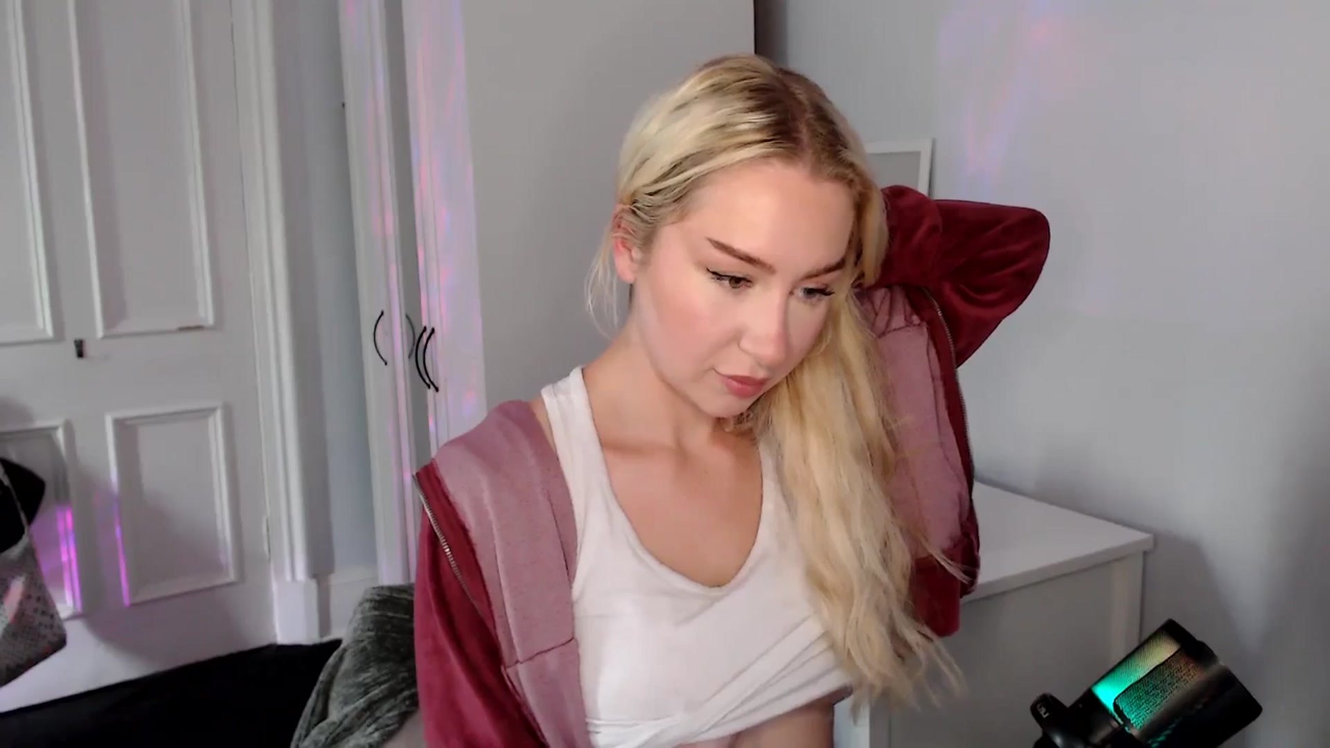 Gallery image thumbnail from British_Cutie's myfreecams stream on, 09/06/2025, 13:40 image 19 of 20