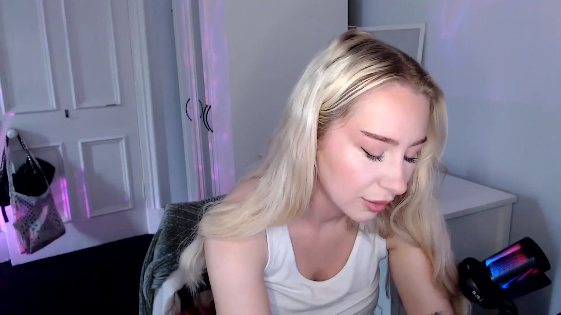 Gallery image thumbnail from British_Cutie's myfreecams stream on, 09/06/2025, 13:40 image 11 of 20