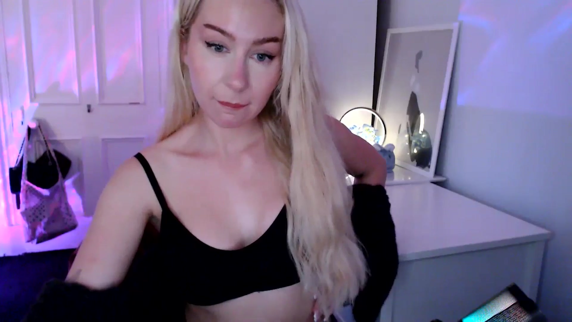 Gallery image thumbnail from British_Cutie's myfreecams stream on, 09/06/2025, 17:17 image 18 of 20
