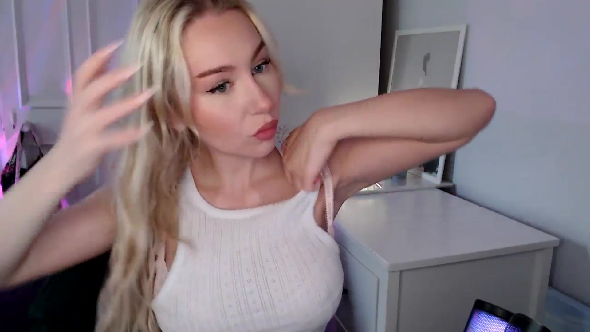 Gallery image thumbnail from British_Cutie's myfreecams stream on, 09/07/2025, 11:03 image 3 of 20