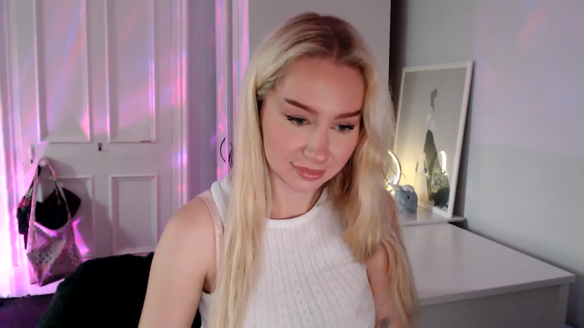 Gallery image thumbnail from British_Cutie's myfreecams stream on, 09/07/2025, 11:03 image 7 of 20