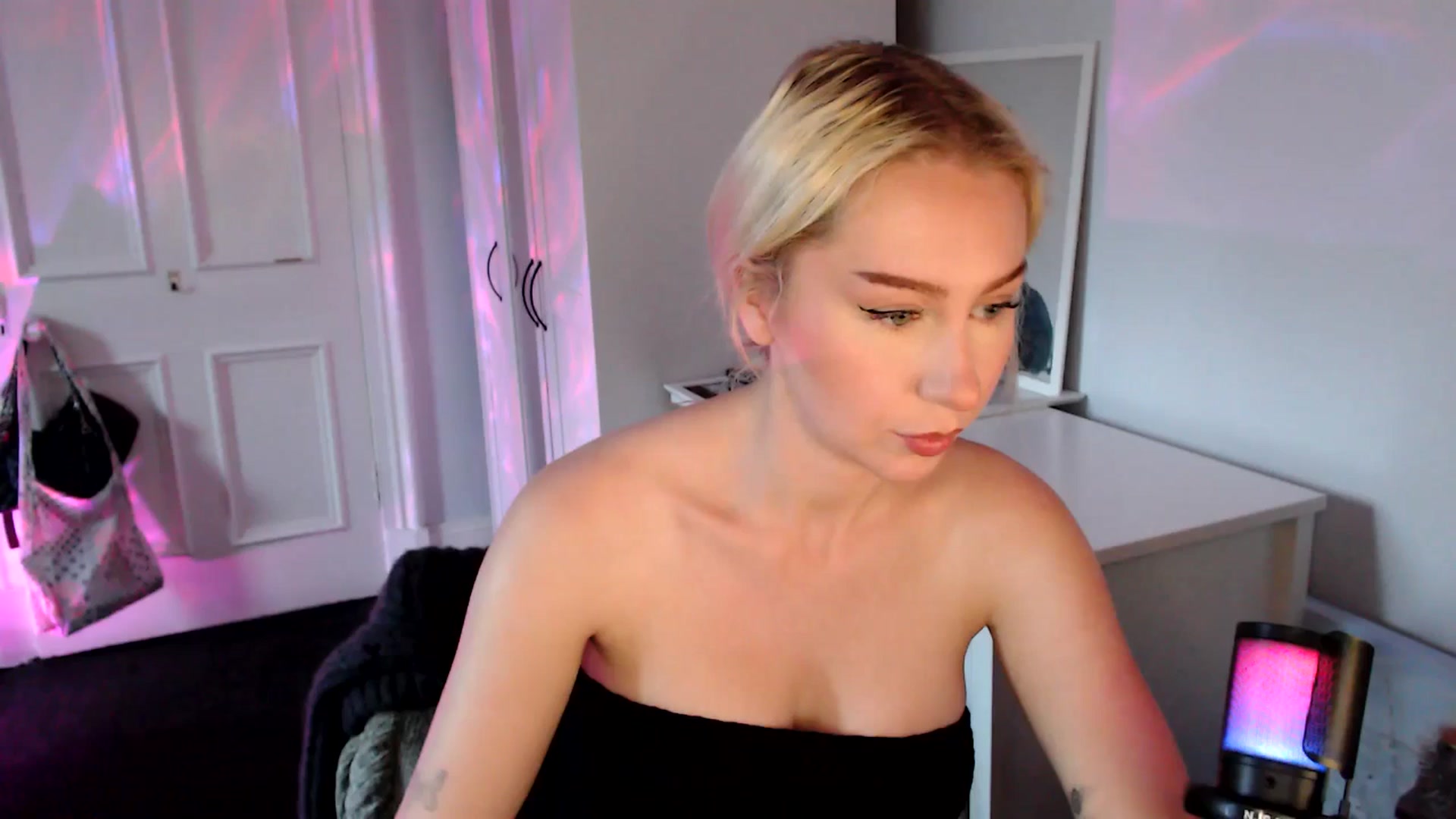 Gallery image thumbnail from British_Cutie's myfreecams stream on, 09/08/2025, 19:16 image 5 of 20