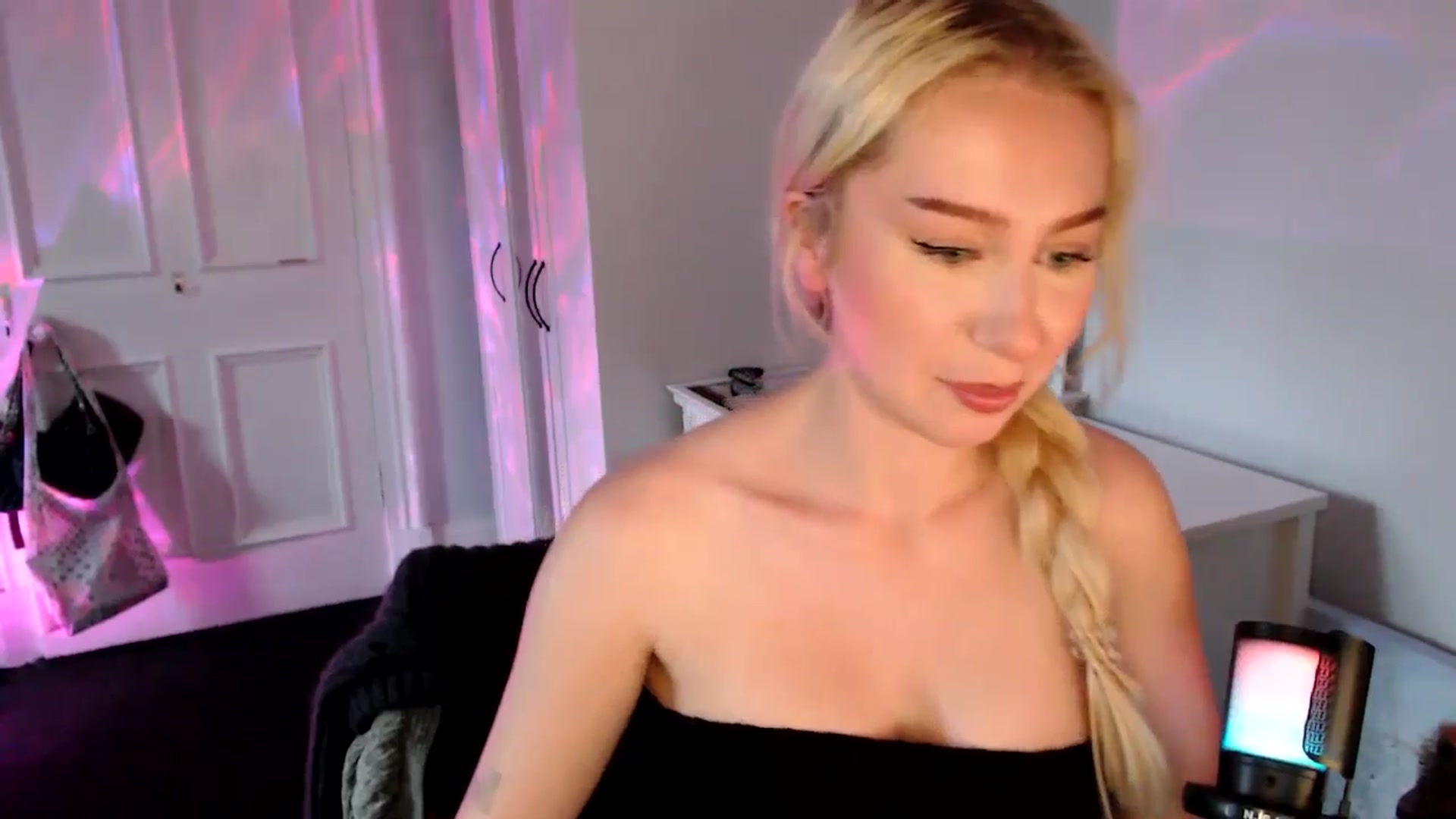 Gallery image thumbnail from British_Cutie's myfreecams stream on, 09/08/2025, 19:16 image 7 of 20