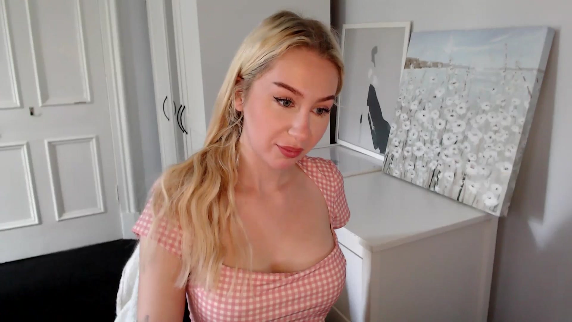 Gallery image thumbnail from British_Cutie's myfreecams stream on, 09/11/2025, 09:32 image 11 of 20