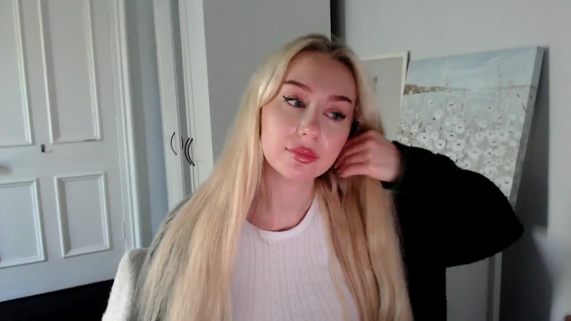Gallery image thumbnail from British_Cutie's myfreecams stream on, 09/11/2025, 14:03 image 6 of 20