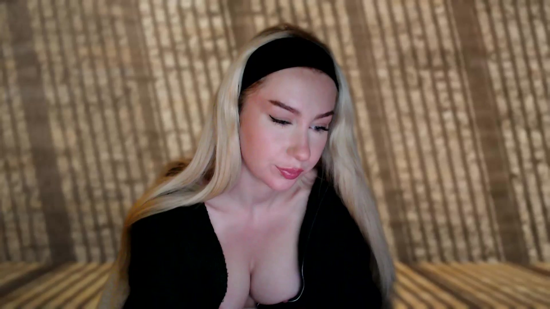 Gallery image thumbnail from British_Cutie's myfreecams stream on, 09/11/2025, 22:33 image 19 of 20