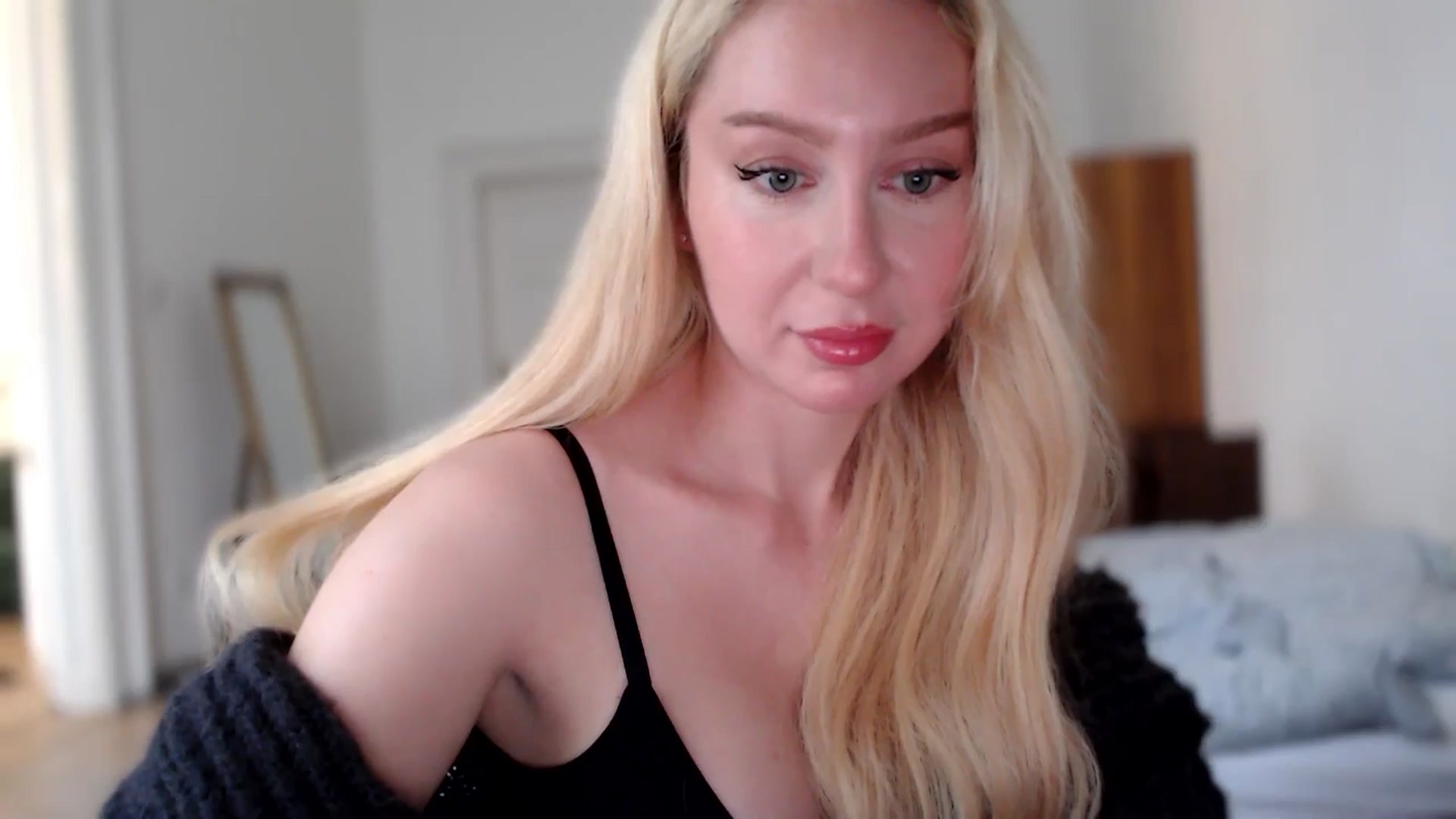 Gallery image thumbnail from British_Cutie's myfreecams stream on, 10/17/2025, 09:15 image 14 of 20