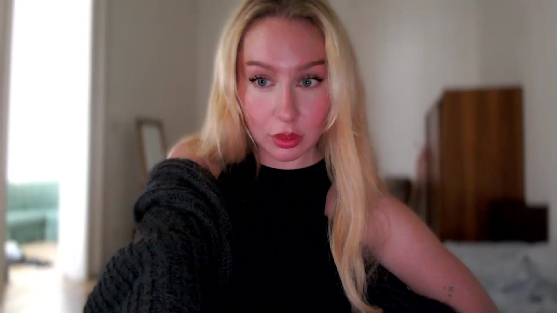 Gallery image thumbnail from British_Cutie's myfreecams stream on, 10/17/2025, 13:31 image 16 of 20