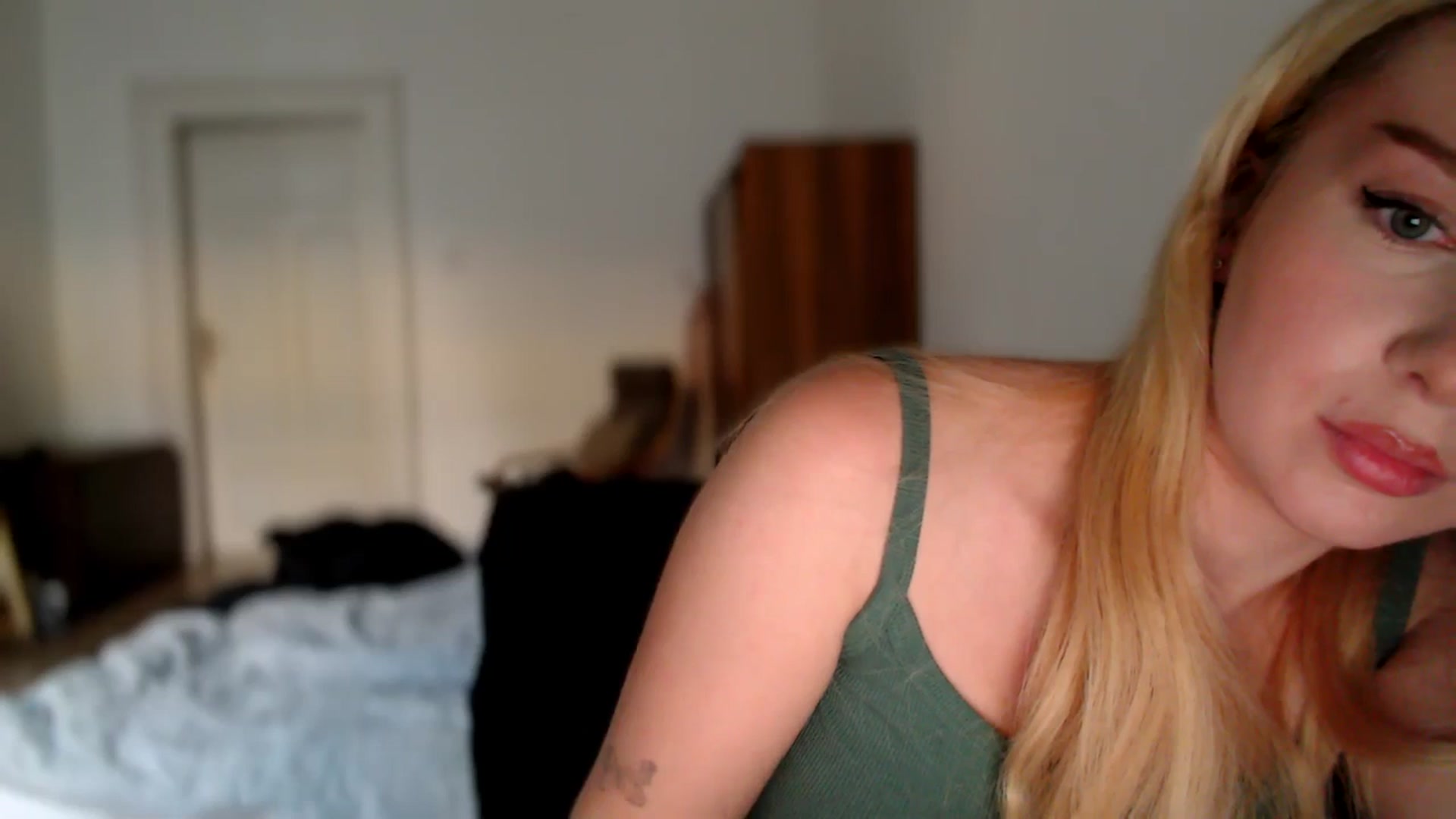 Gallery image thumbnail from British_Cutie's myfreecams stream on, 10/18/2025, 17:04 image 9 of 20