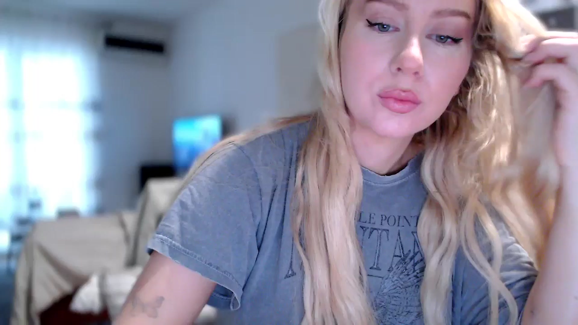 Gallery image thumbnail from British_Cutie's myfreecams stream on, 11/03/2025, 09:10 image 1 of 20