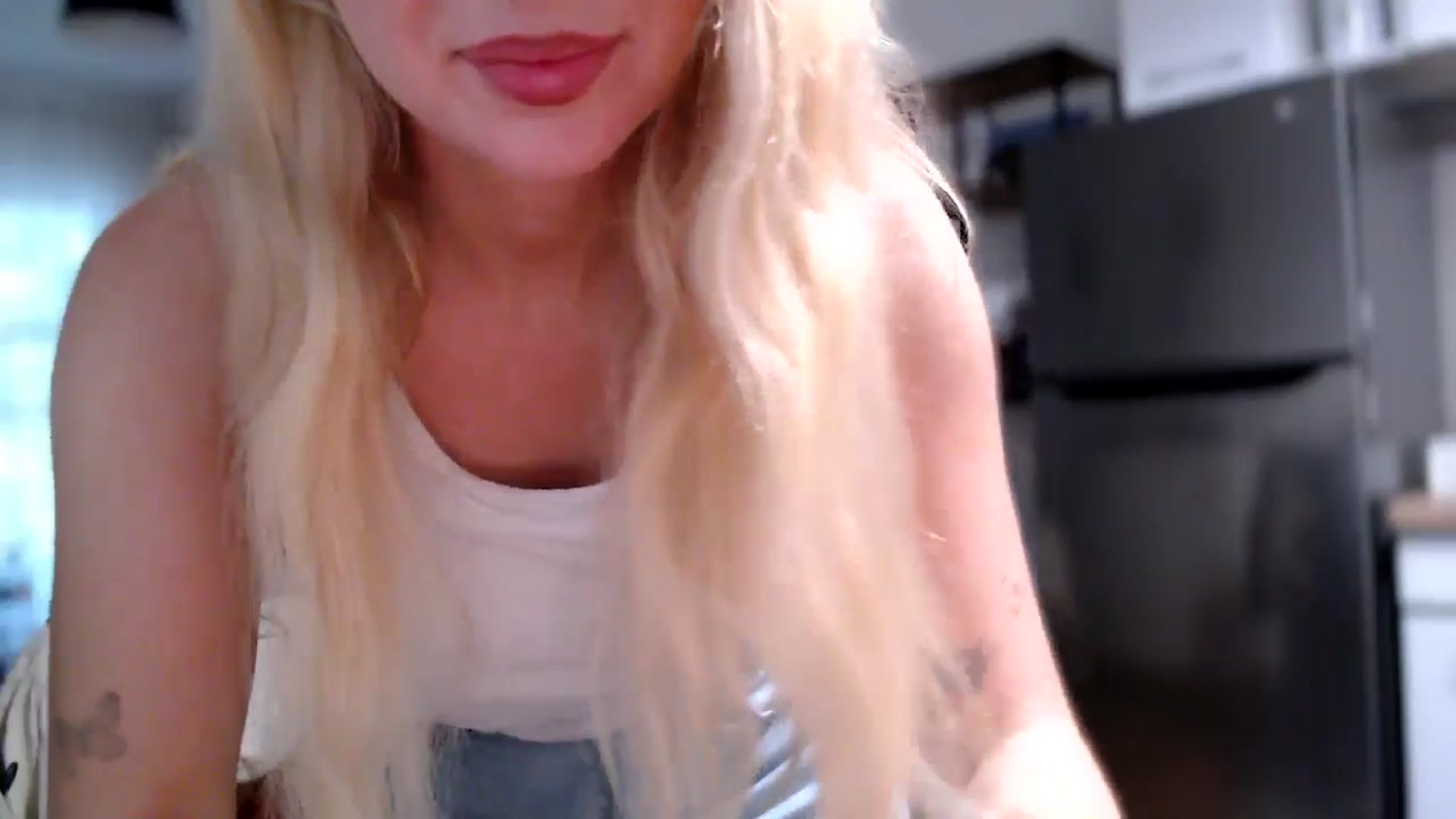 Gallery image thumbnail from British_Cutie's myfreecams stream on, 11/03/2025, 13:38 image 6 of 20
