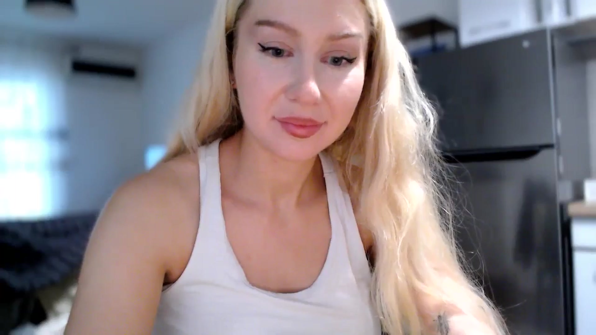 Gallery image thumbnail from British_Cutie's myfreecams stream on, 11/03/2025, 13:38 image 12 of 20