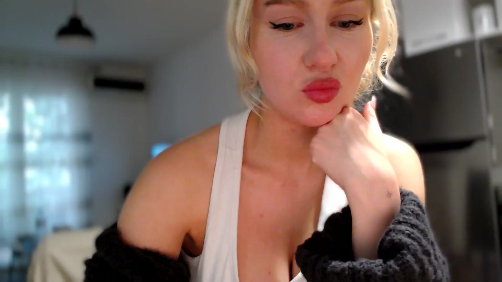 Gallery image thumbnail from British_Cutie's myfreecams stream on, 11/03/2025, 14:58 image 18 of 20