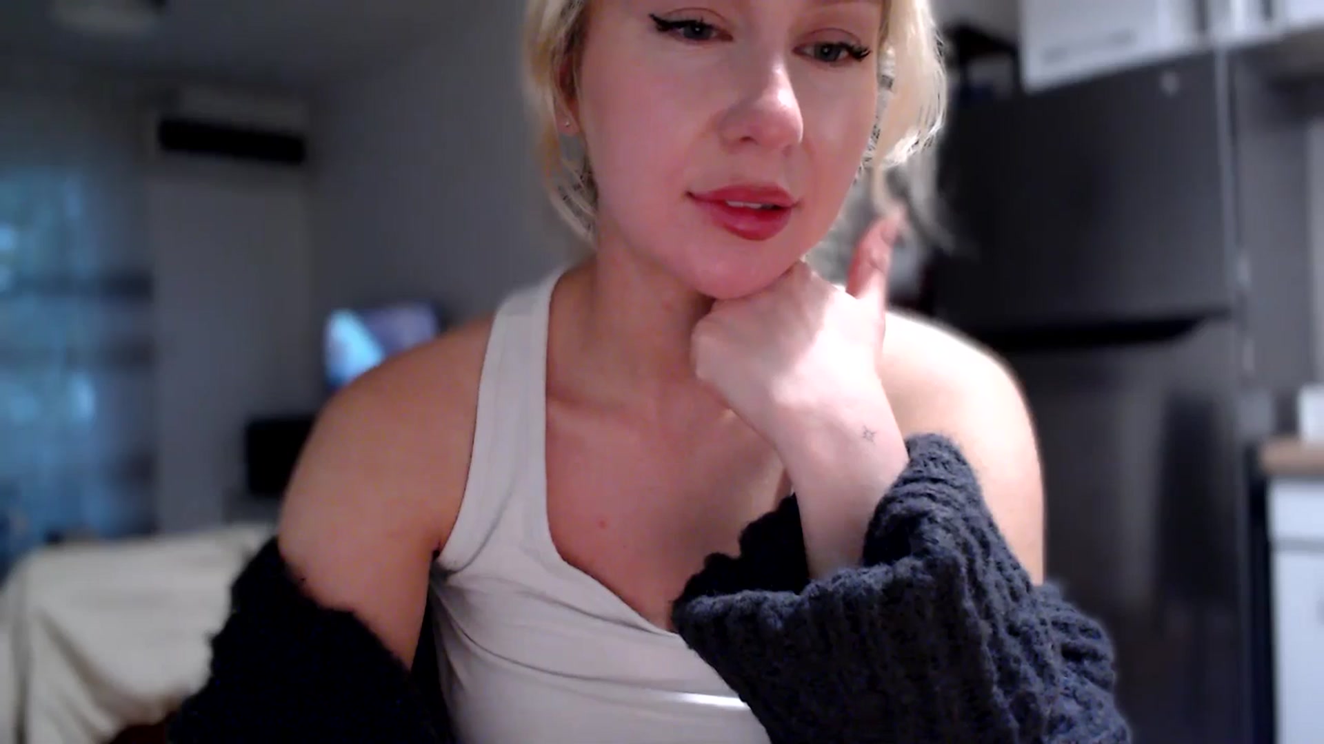 Gallery image thumbnail from British_Cutie's myfreecams stream on, 11/03/2025, 15:27 image 5 of 20