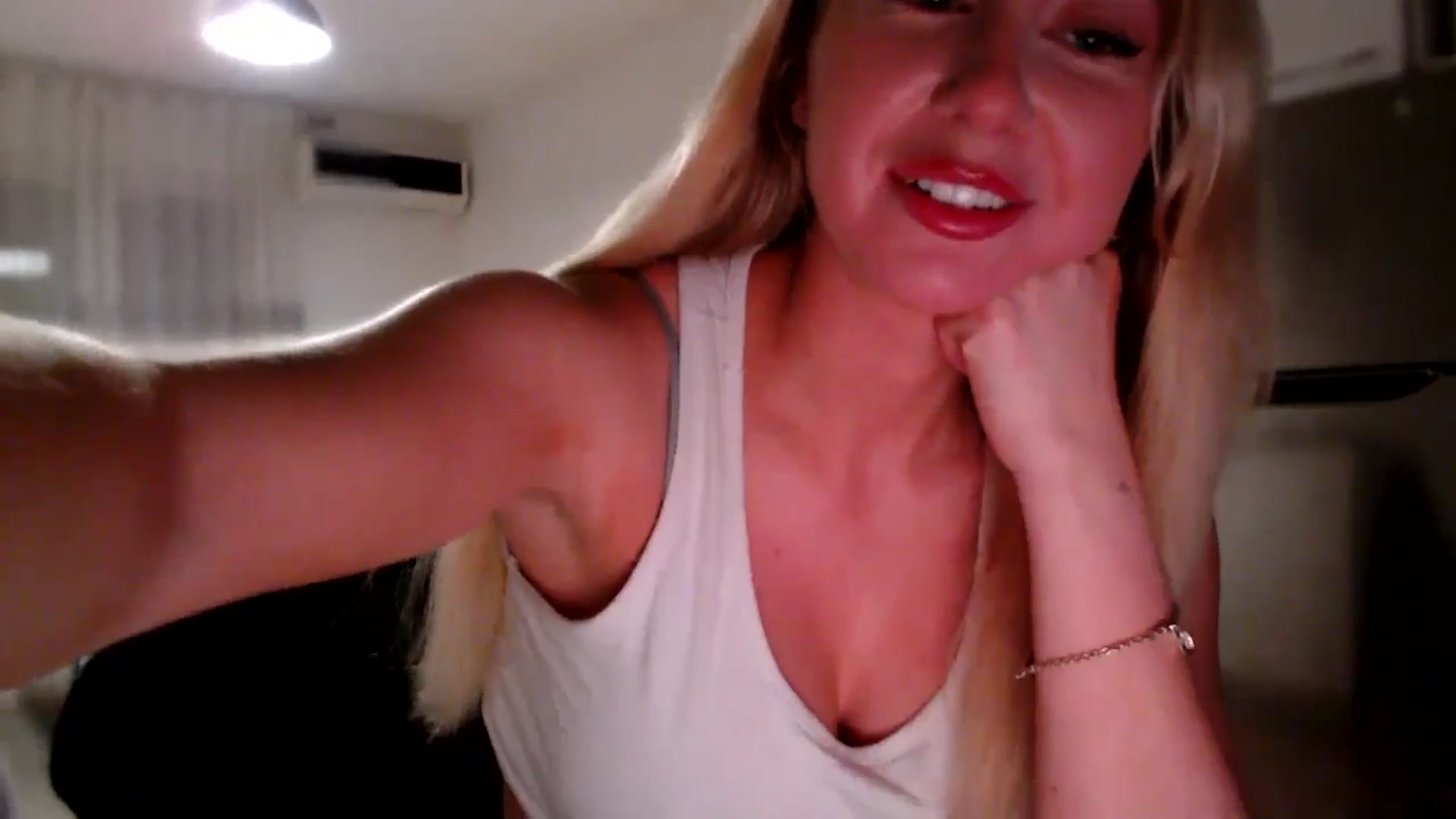 Gallery image thumbnail from British_Cutie's myfreecams stream on, 11/03/2025, 19:40 image 11 of 20