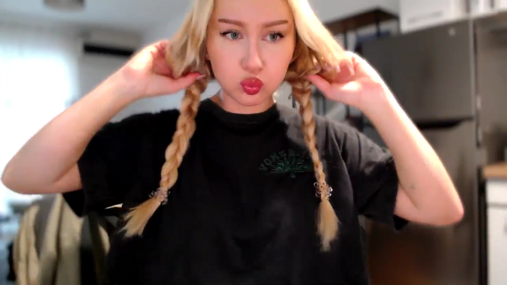 Gallery image thumbnail from British_Cutie's myfreecams stream on, 11/04/2025, 13:37 image 2 of 20