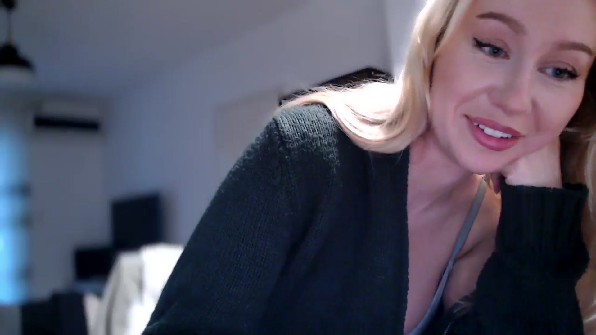 Gallery image thumbnail from British_Cutie's myfreecams stream on, 11/04/2025, 15:17 image 16 of 20