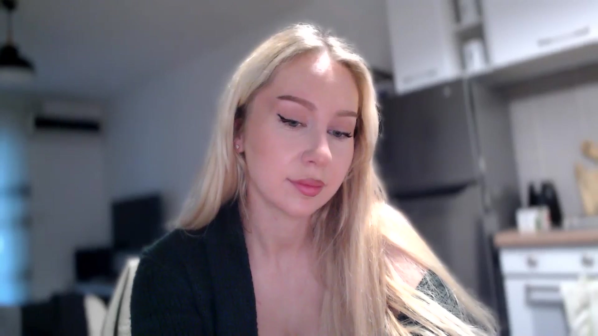 Gallery image thumbnail from British_Cutie's myfreecams stream on, 11/04/2025, 15:17 image 19 of 20