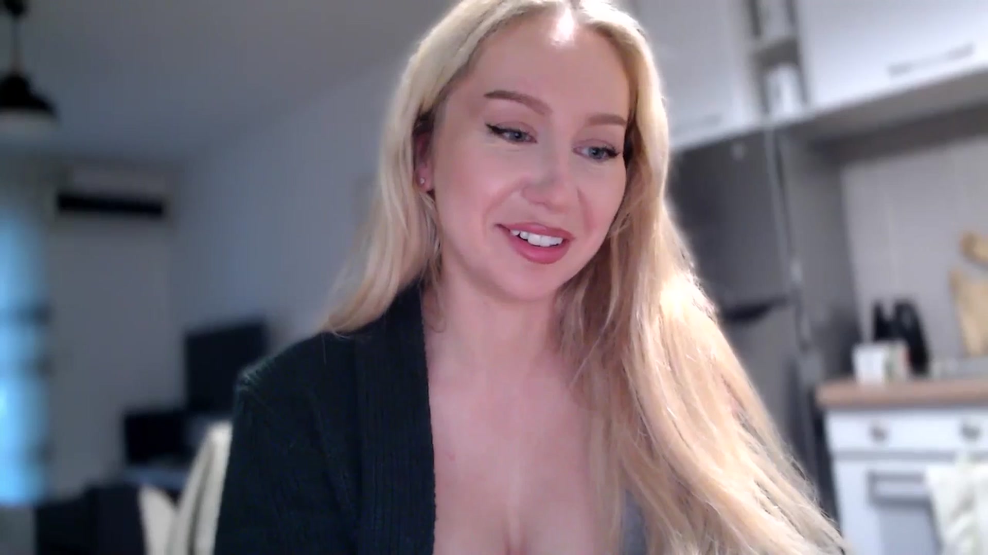 Gallery image thumbnail from British_Cutie's myfreecams stream on, 11/04/2025, 15:17 image 17 of 20