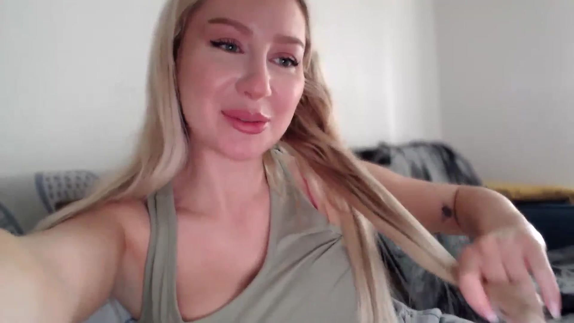 Gallery image thumbnail from British_Cutie's myfreecams stream on, 11/11/2025, 10:30 image 4 of 20
