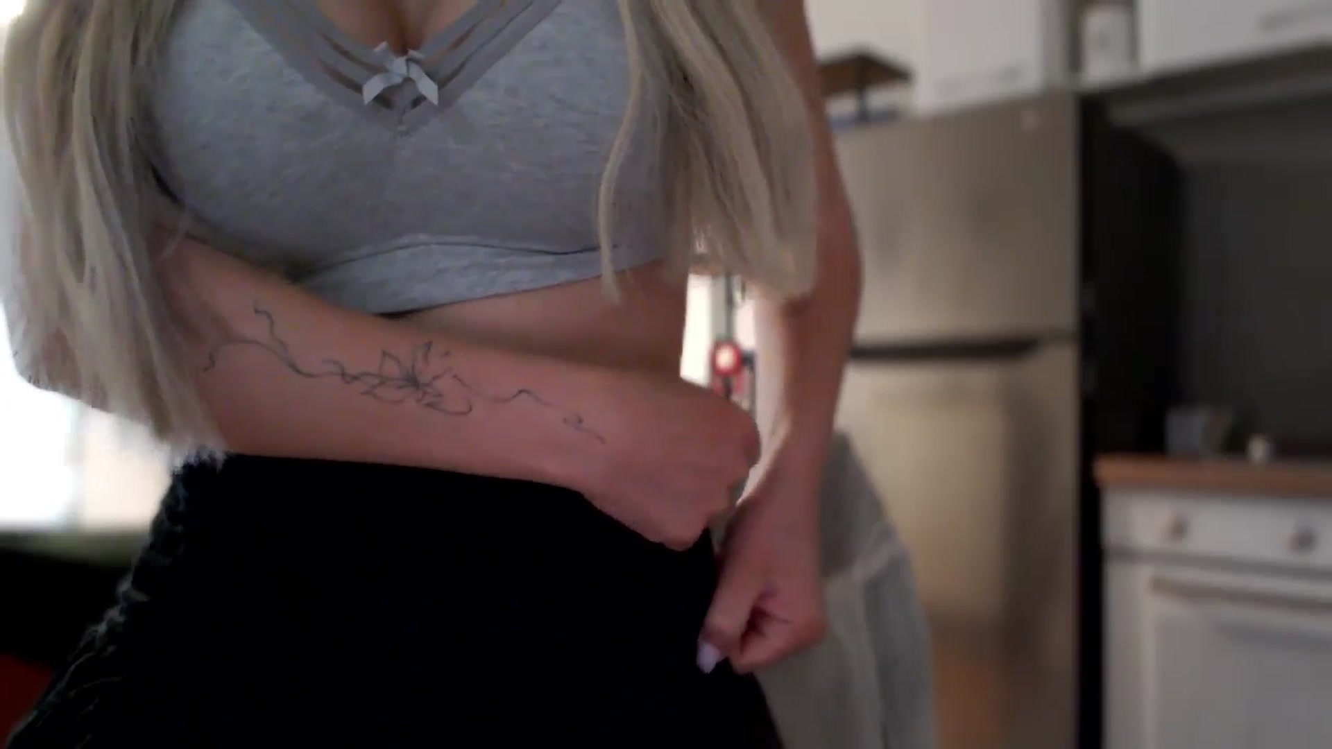 Gallery image thumbnail from British_Cutie's myfreecams stream on, 11/13/2025, 11:24 image 7 of 20