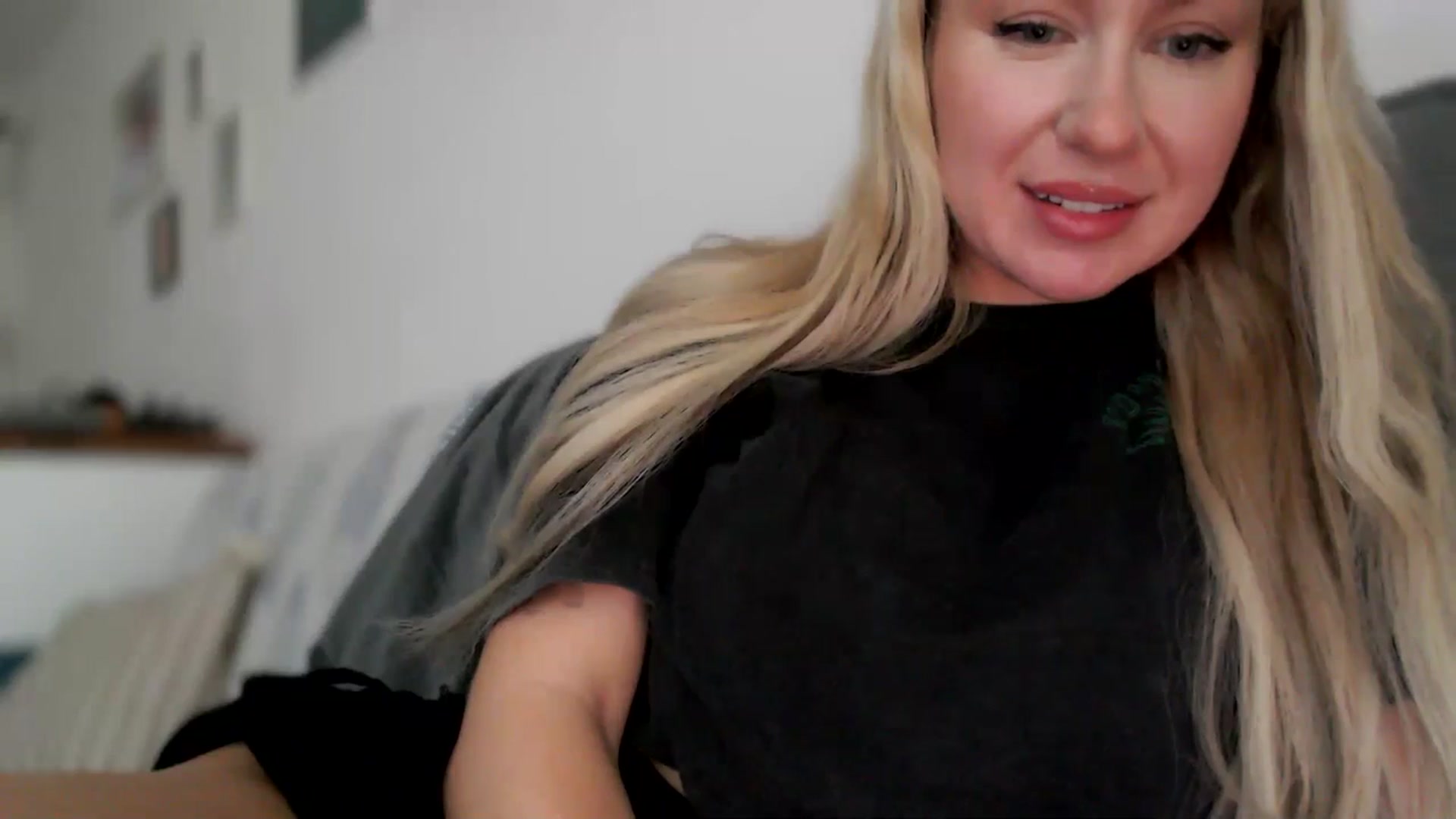 Gallery image thumbnail from British_Cutie's myfreecams stream on, 11/13/2025, 12:18 image 9 of 20