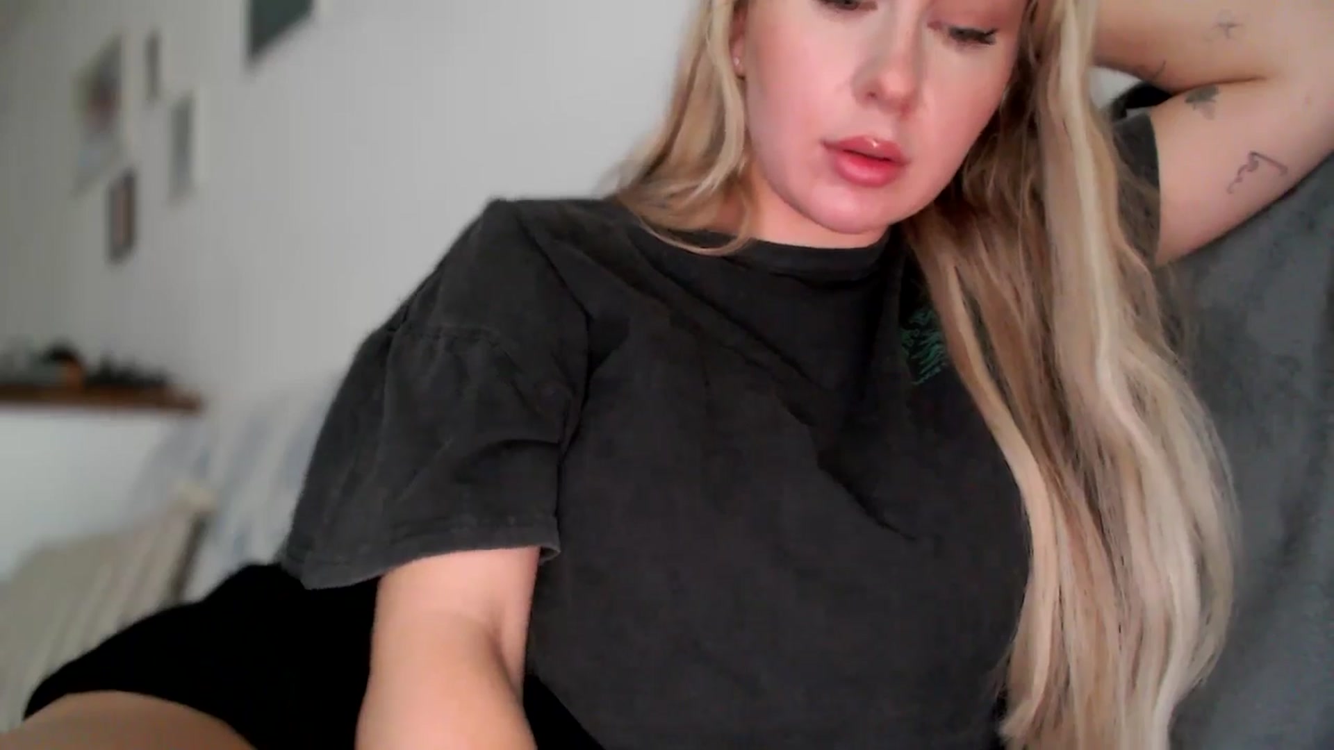 Gallery image thumbnail from British_Cutie's myfreecams stream on, 11/13/2025, 12:18 image 14 of 20
