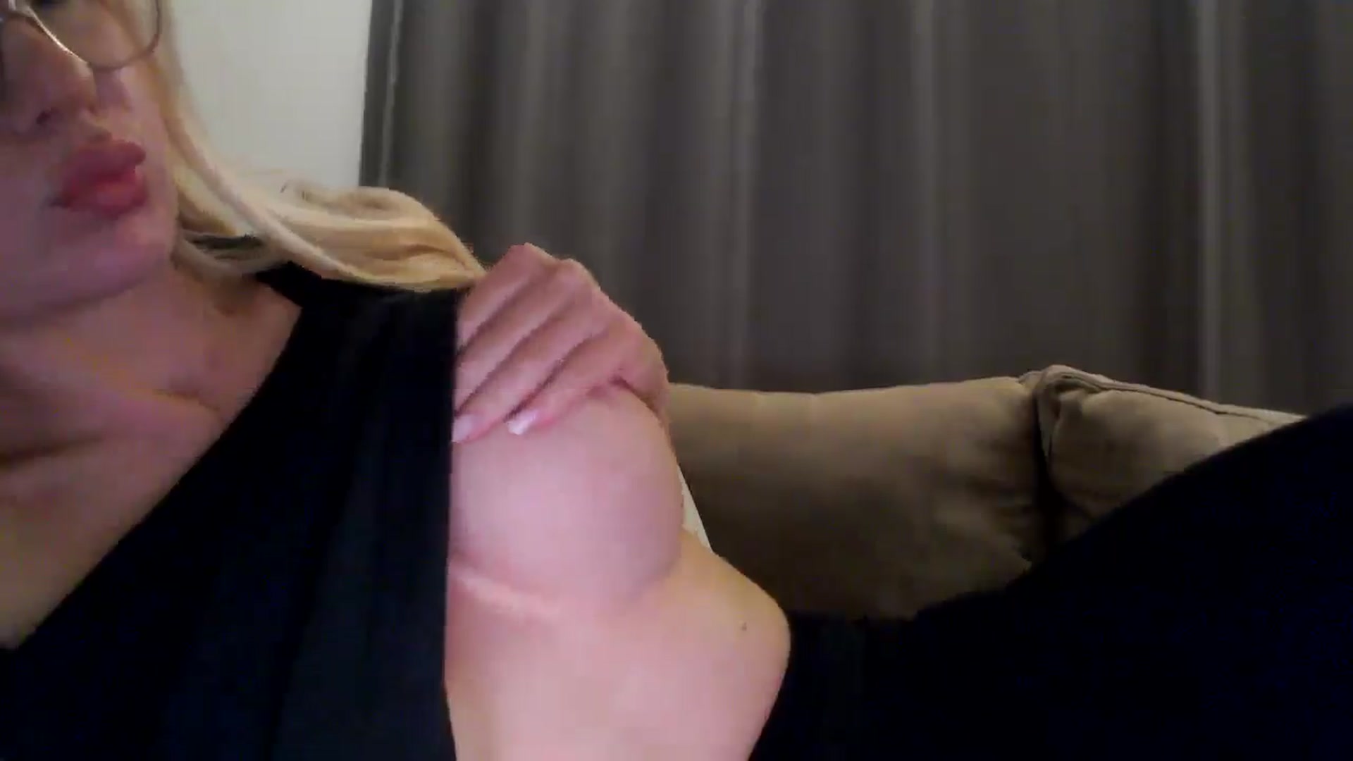 Gallery image thumbnail from British_Cutie's myfreecams stream on, 11/15/2025, 21:01 image 11 of 20