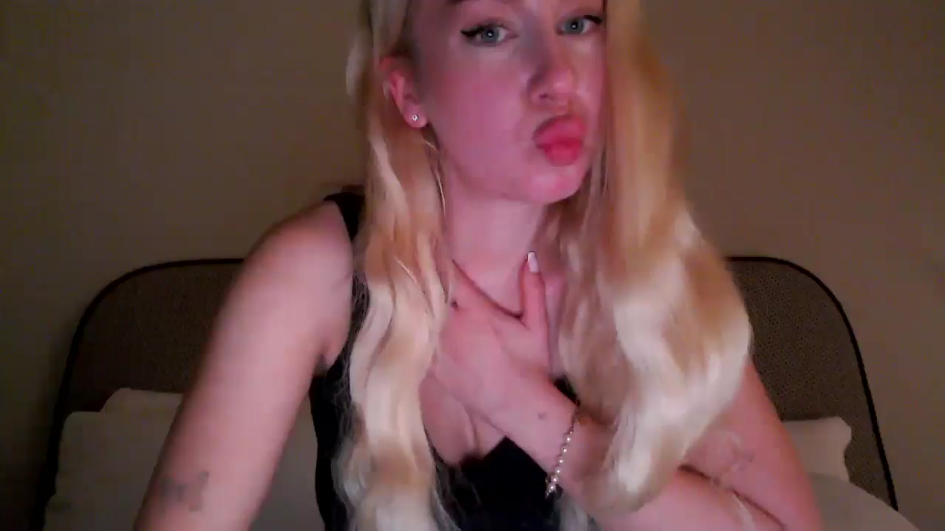 Gallery image thumbnail from British_Cutie's myfreecams stream on, 11/18/2025, 18:49 image 11 of 20