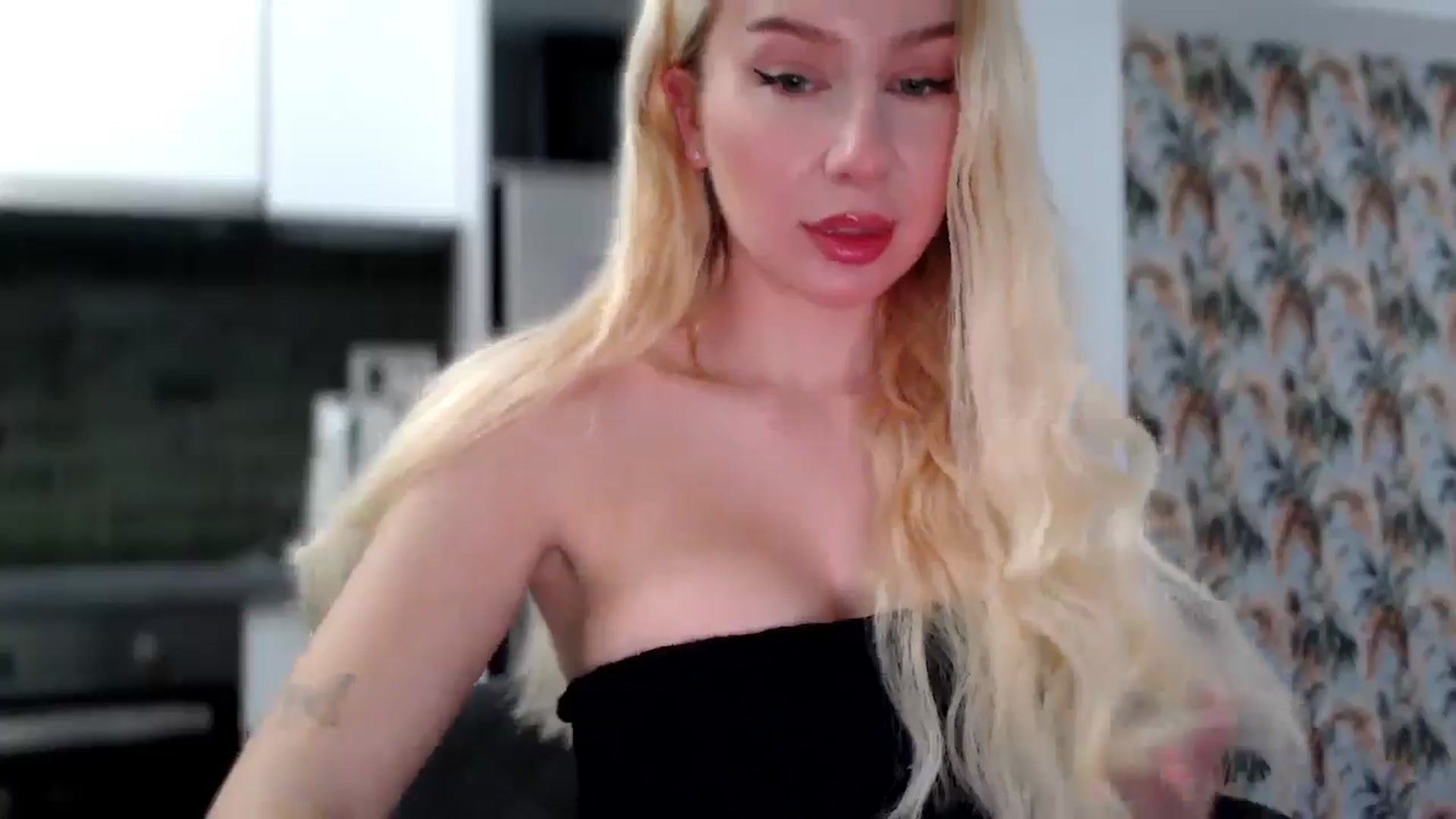 Gallery image thumbnail from British_Cutie's myfreecams stream on, 12/03/2025, 10:56 image 17 of 20