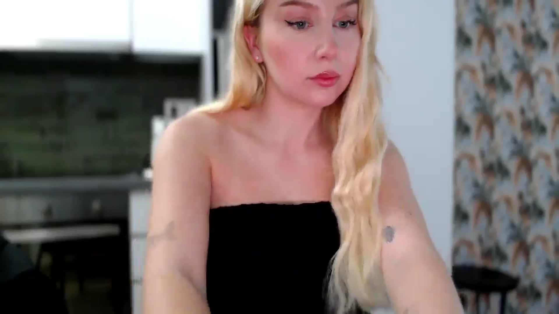Gallery image thumbnail from British_Cutie's myfreecams stream on, 12/03/2025, 10:56 image 12 of 20