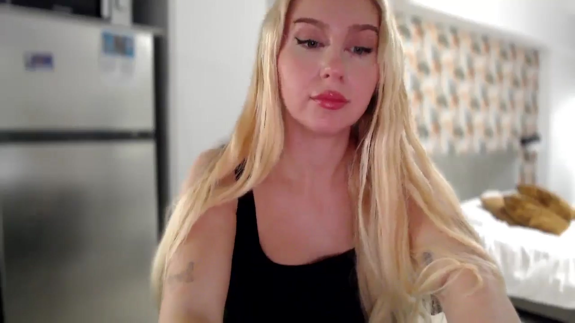 Gallery image thumbnail from British_Cutie's myfreecams stream on, 12/04/2025, 16:21 image 4 of 20