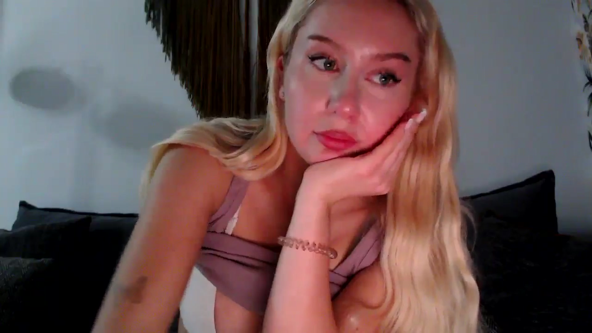 Gallery image thumbnail from British_Cutie's myfreecams stream on, 12/05/2025, 17:12 image 2 of 20