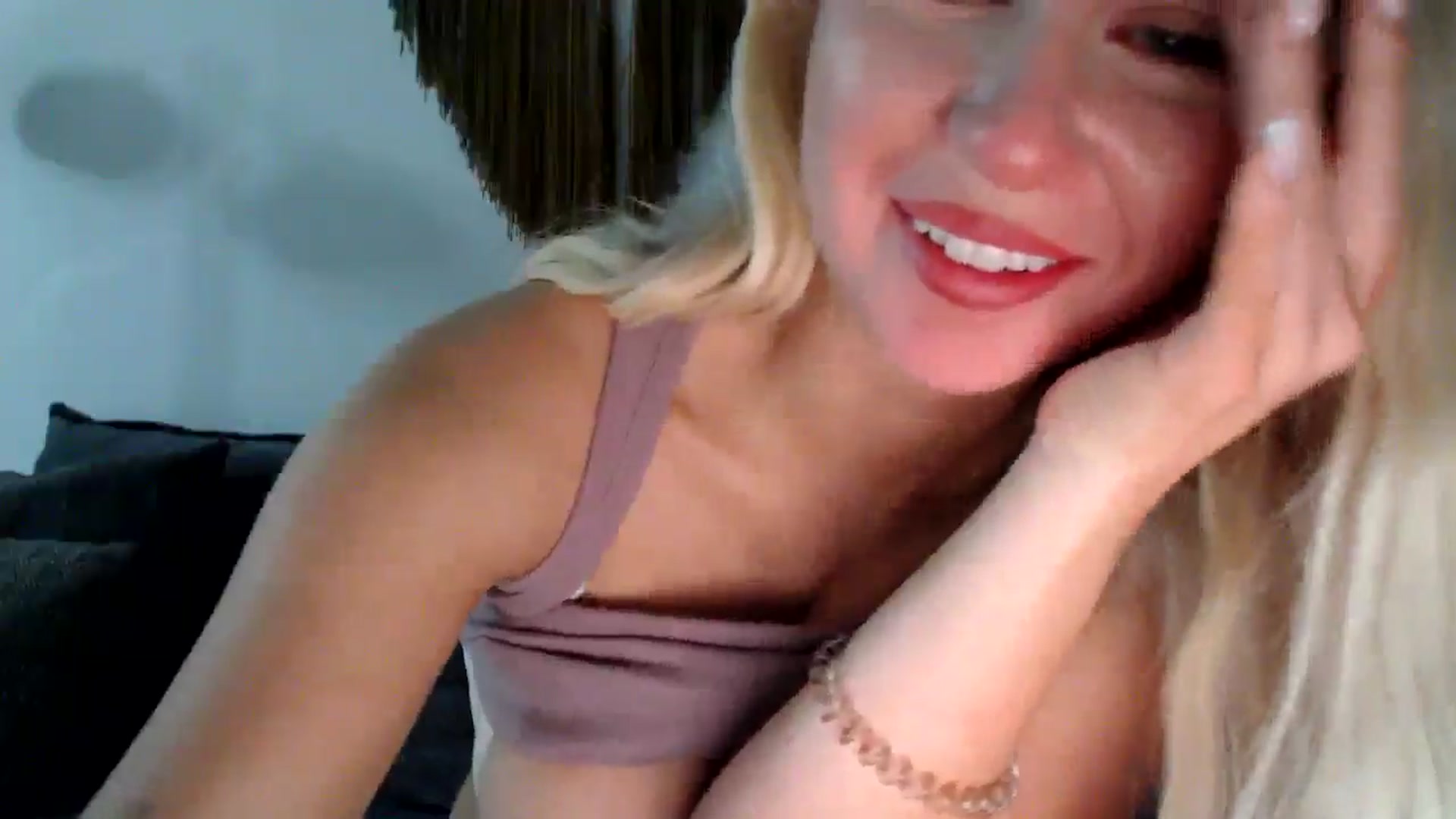 Gallery image thumbnail from British_Cutie's myfreecams stream on, 12/05/2025, 17:12 image 8 of 20