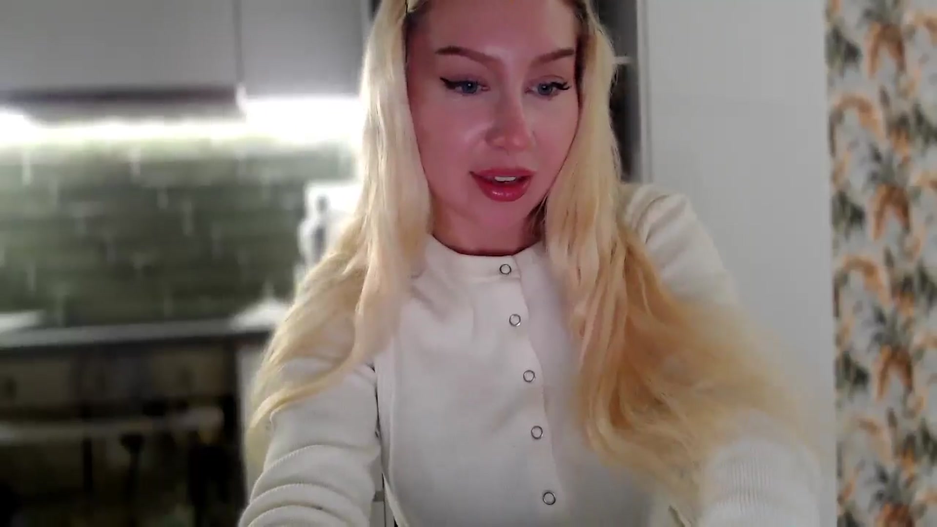 Gallery image thumbnail from British_Cutie's myfreecams stream on, 12/08/2025, 16:55 image 14 of 20