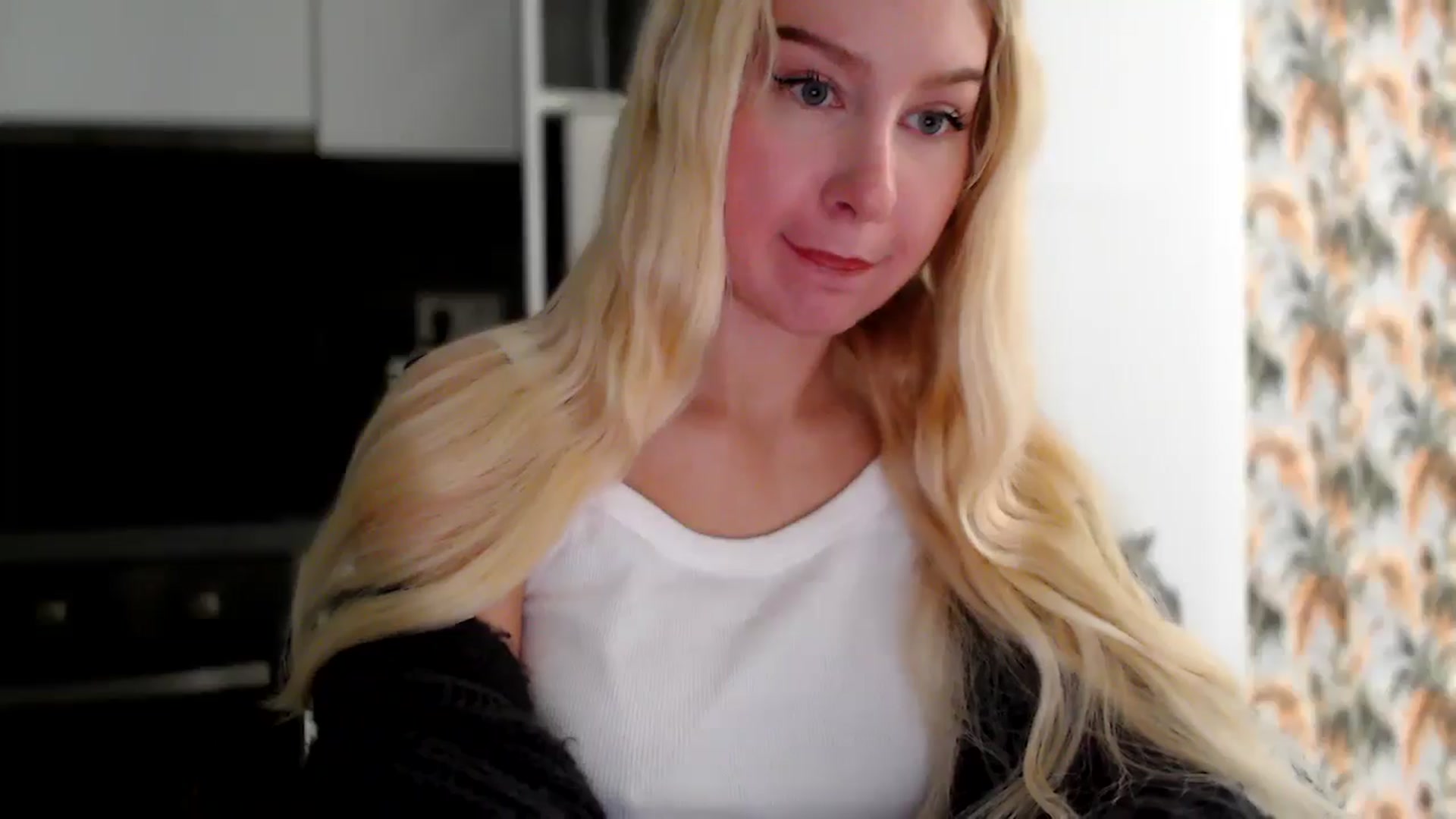 Gallery image thumbnail from British_Cutie's myfreecams stream on, 12/09/2025, 07:48 image 7 of 20