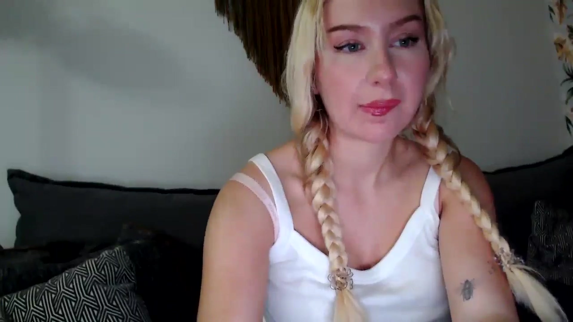 Gallery image thumbnail from British_Cutie's myfreecams stream on, 12/09/2025, 19:22 image 6 of 20