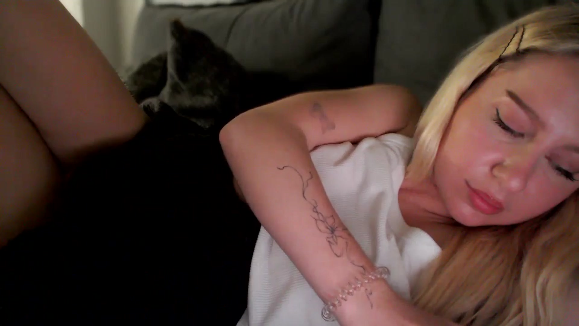 Gallery image thumbnail from British_Cutie's myfreecams stream on, 12/16/2025, 22:42 image 19 of 20