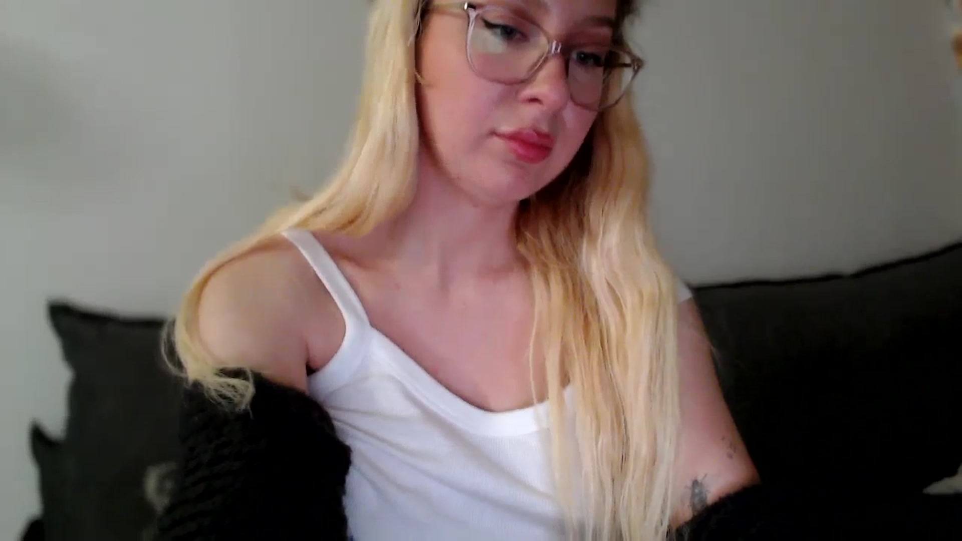 Gallery image thumbnail from British_Cutie's myfreecams stream on, 12/16/2025, 22:41 image 17 of 20