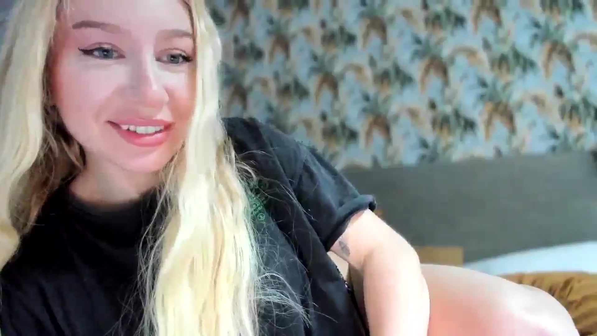Gallery image thumbnail from British_Cutie's myfreecams stream on, 12/19/2025, 09:30 image 10 of 20