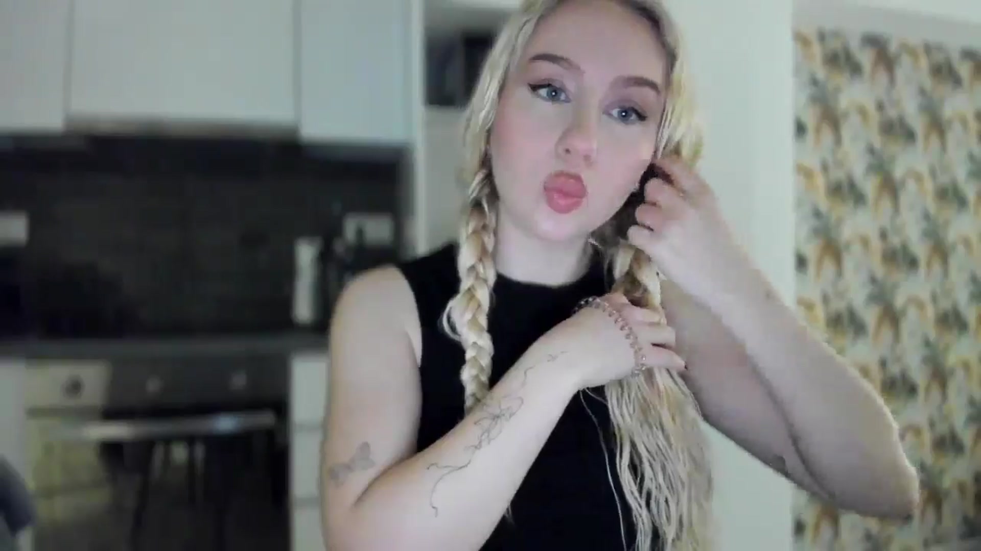 Gallery image thumbnail from British_Cutie's myfreecams stream on, 12/19/2025, 18:07 image 8 of 20