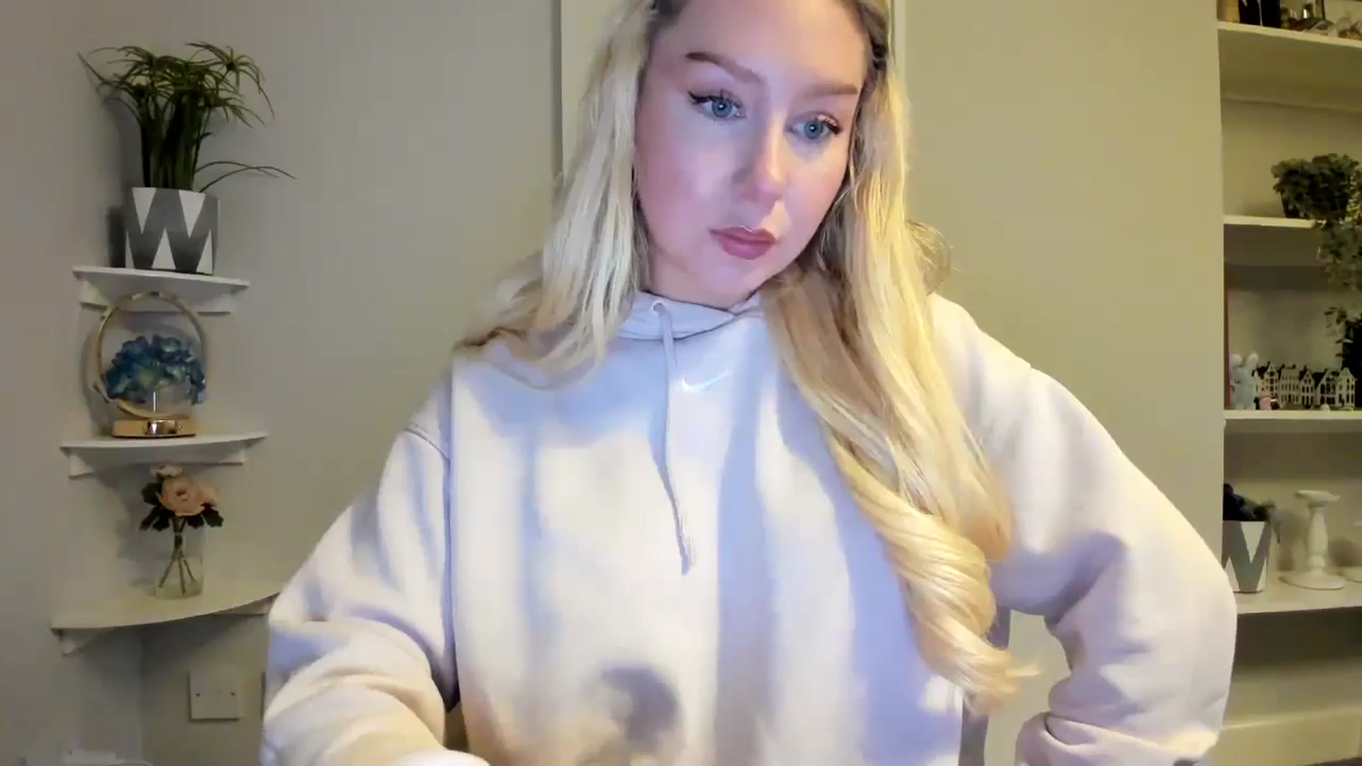 Gallery image thumbnail from British_Cutie's myfreecams stream on, 01/01/2026, 18:30 image 3 of 20