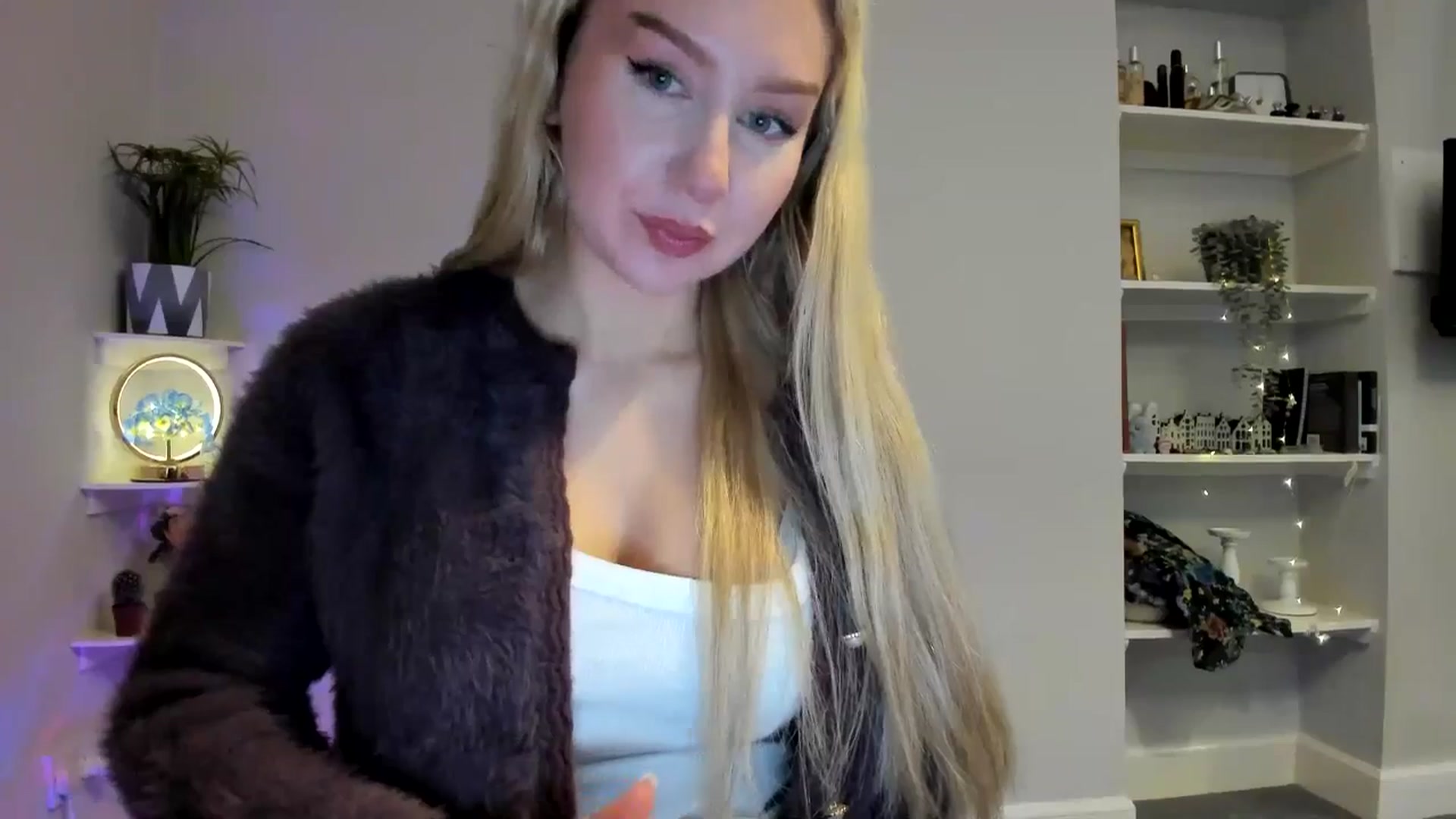 Gallery image thumbnail from British_Cutie's myfreecams stream on, 01/28/2026, 21:38 image 3 of 20