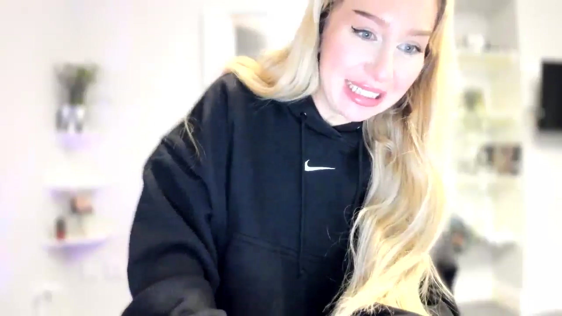 Gallery image thumbnail from British_Cutie's myfreecams stream on, 02/11/2026, 18:34 image 4 of 20