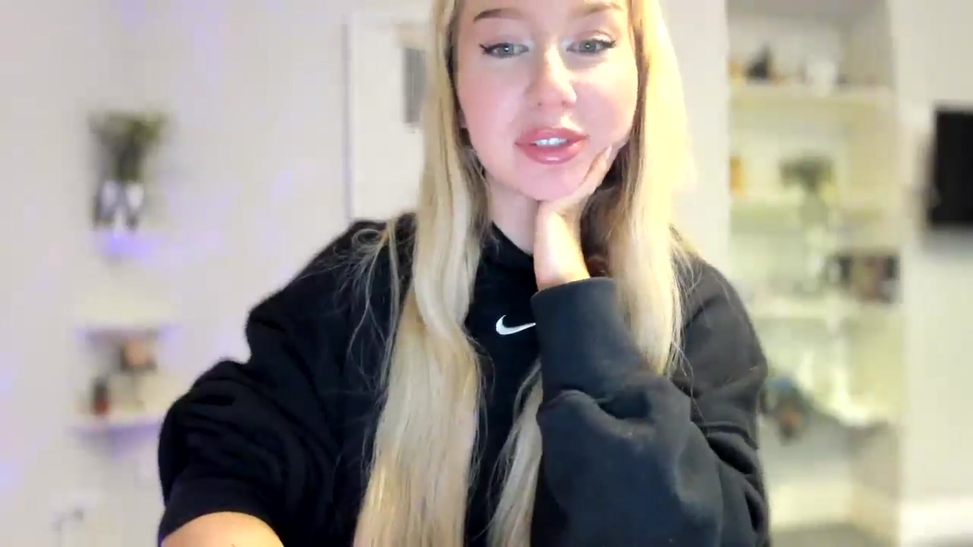 Gallery image thumbnail from British_Cutie's myfreecams stream on, 02/11/2026, 18:34 image 16 of 20