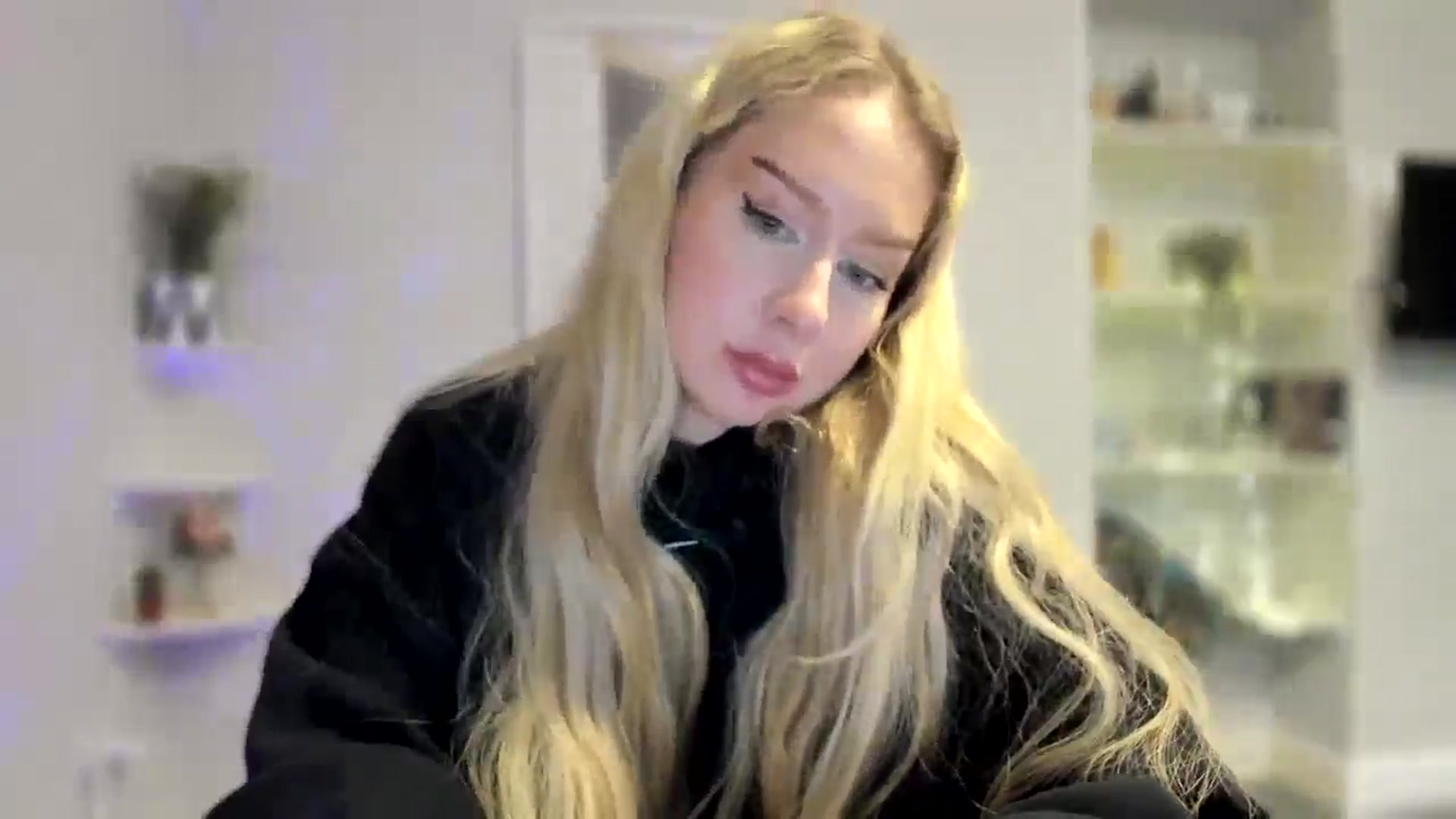 Gallery image thumbnail from British_Cutie's myfreecams stream on, 02/11/2026, 18:34 image 12 of 20