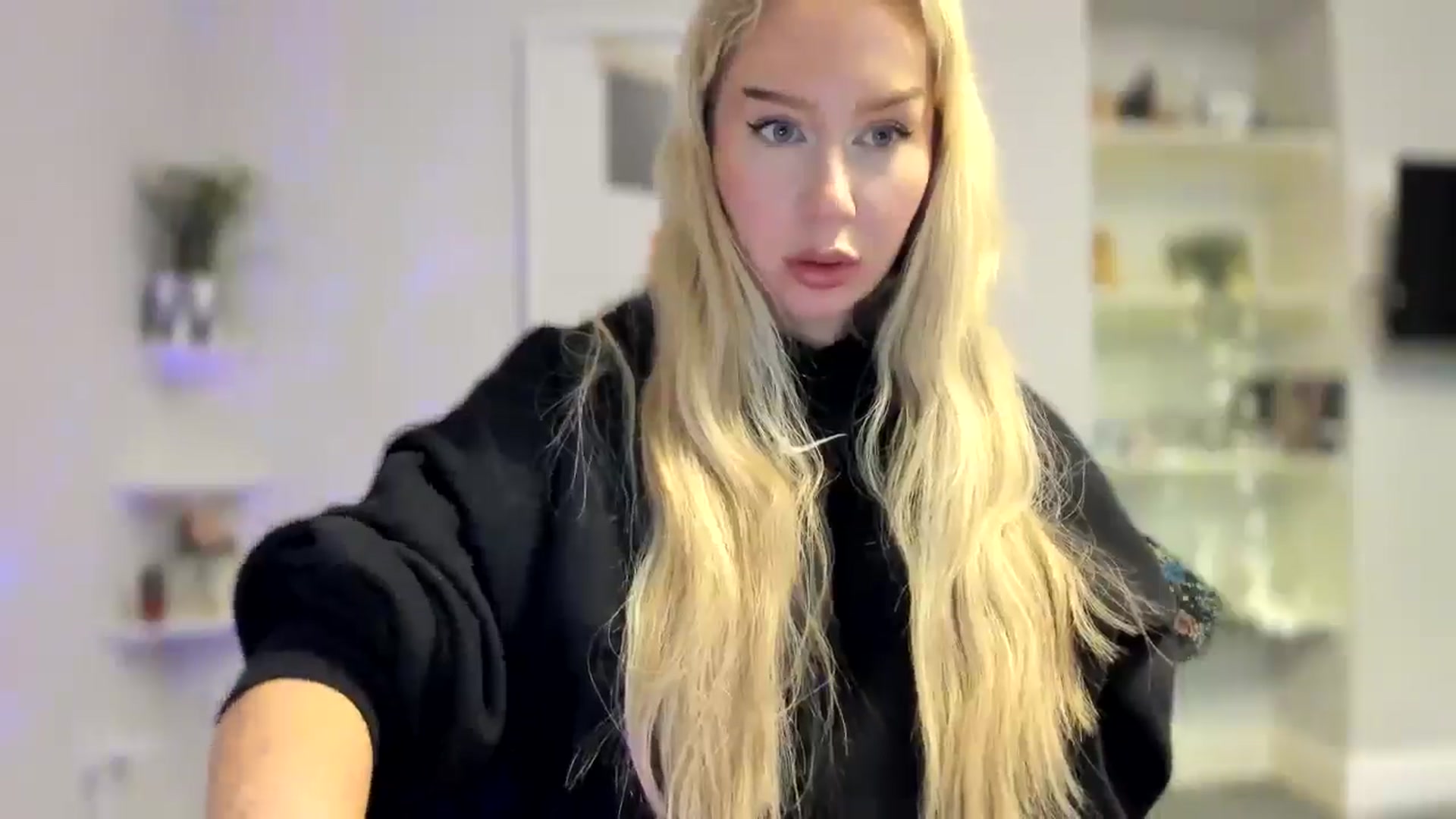 Gallery image thumbnail from British_Cutie's myfreecams stream on, 02/11/2026, 18:34 image 18 of 20