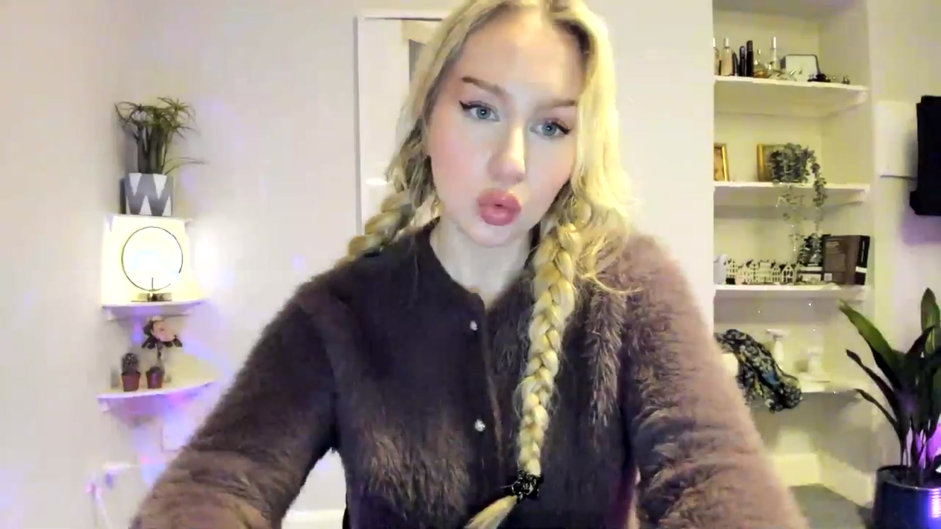 Gallery image thumbnail from British_Cutie's myfreecams stream on, 03/03/2026, 21:34 image 18 of 20