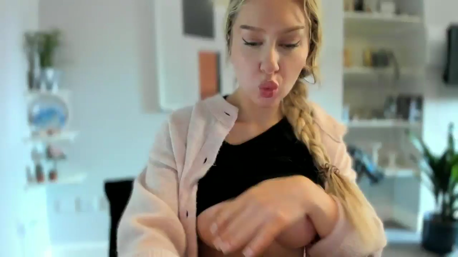 Gallery image thumbnail from British_Cutie's myfreecams stream on, 03/05/2026, 11:58 image 14 of 20